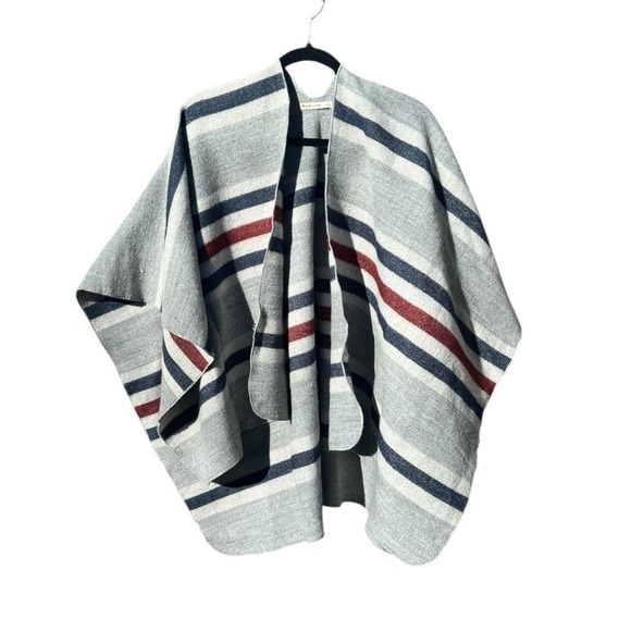 🌻Marine Layer "Levi Wrap" Wearable Blanket Poncho - Picture 4 of 10